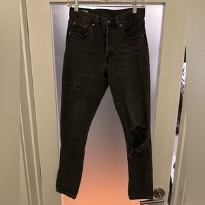 Women’s Levi Black Distressed 501 Skinny Jeans